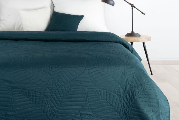 Přehoz na postel/pohovku